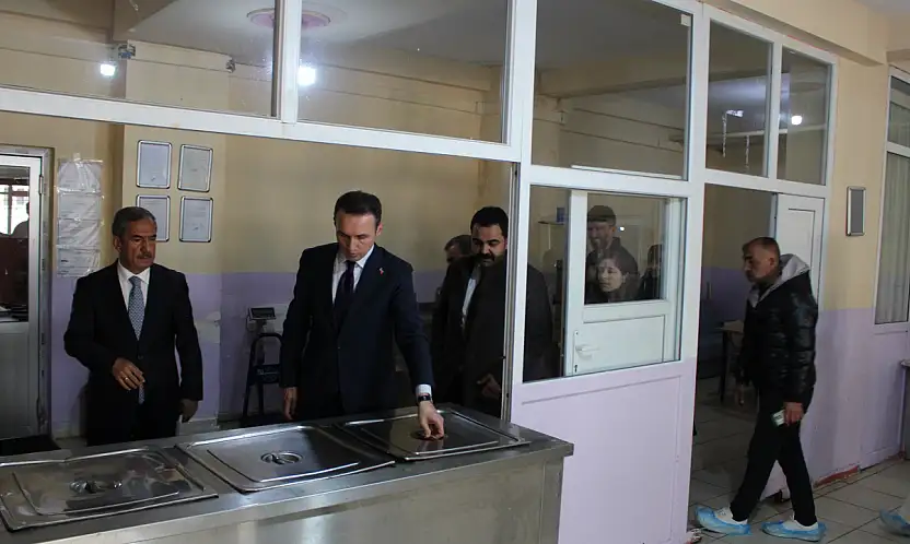 Kaymakam Bakan'dan SYDV kız yurdu'na ziyareti