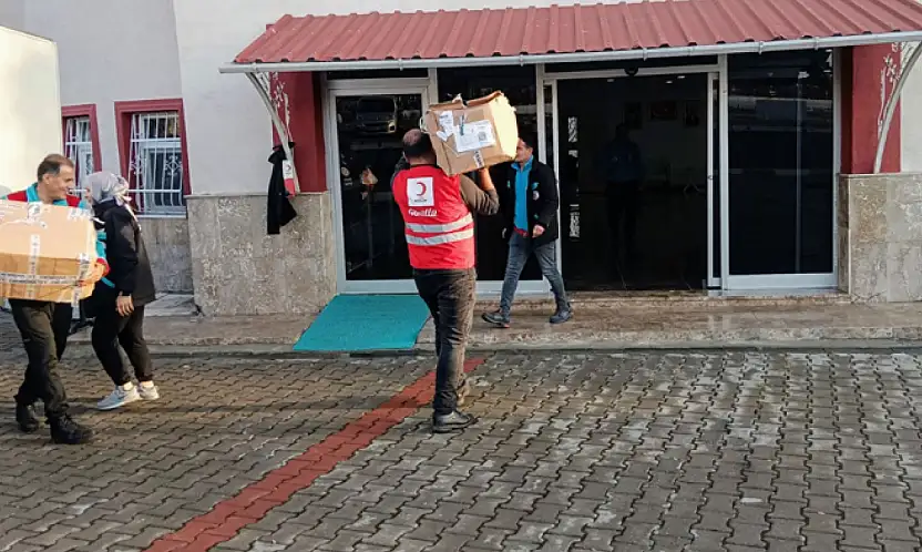 Kızılay Erciş Şubesi, ihtiyaç sahiplerine desteklerini sürdürüyor