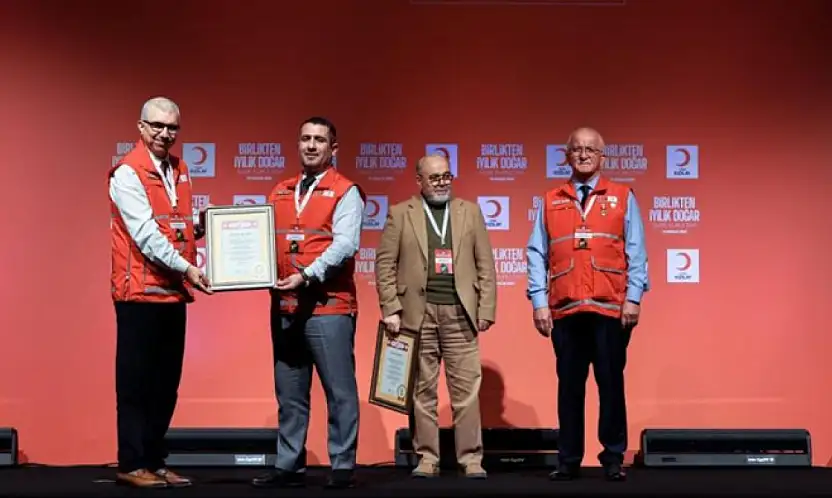 Kızılay Muradiye Şubesi iyilikte Türkiye birincisi oldu