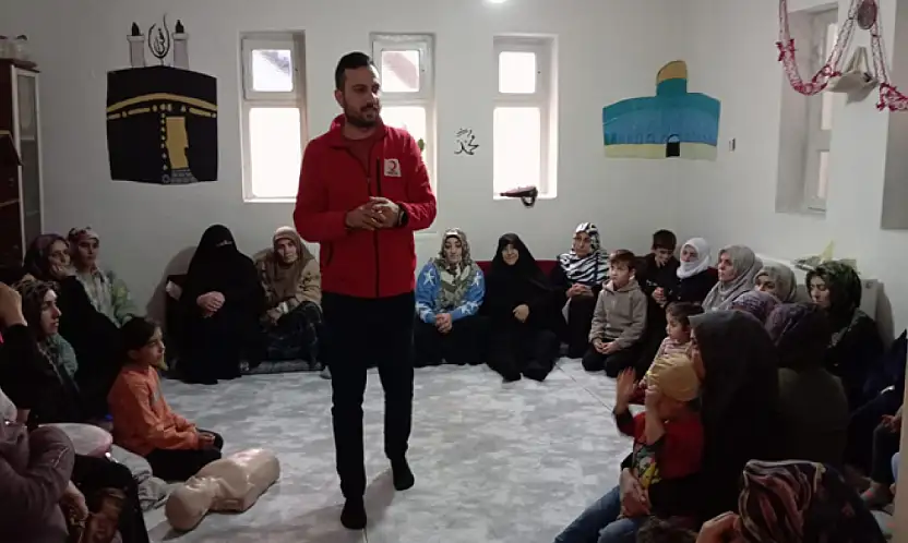 Kur'an kursu eğitmenleri ve öğrencilerine ilk yardım eğitimi