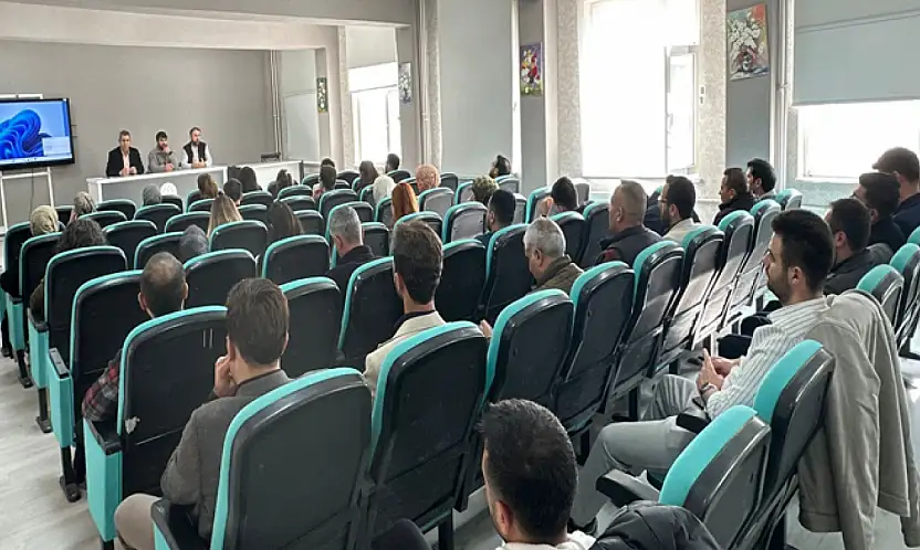 Müdür Demir, Okul TÜBİTAK Koordinatörleri ile toplantı düzenledi