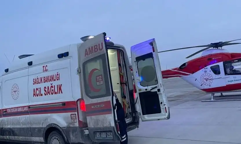Muş'ta solunum sıkıntısı yaşayan bebek Van'a nakledildi