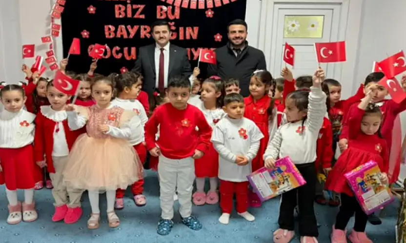 Özalp'ta bayrak haftası etkinliği