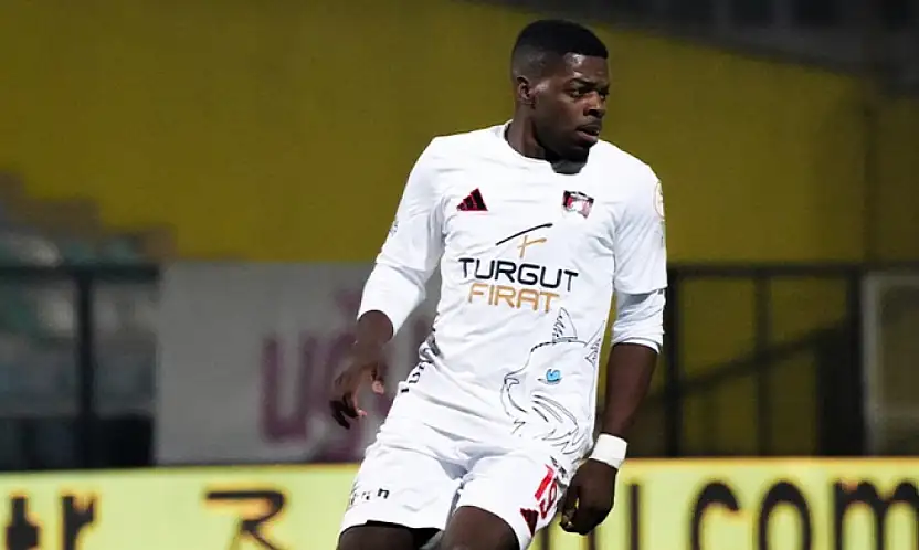 Rüzgârın oğlu Cedric, İstanbulspor'u ezdi-geçti