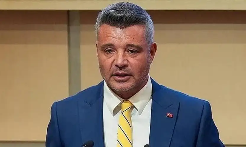 Sadettin Saran, saç ve kan örneği vermek üzere Adli Tıp Kurumuna getirildi
