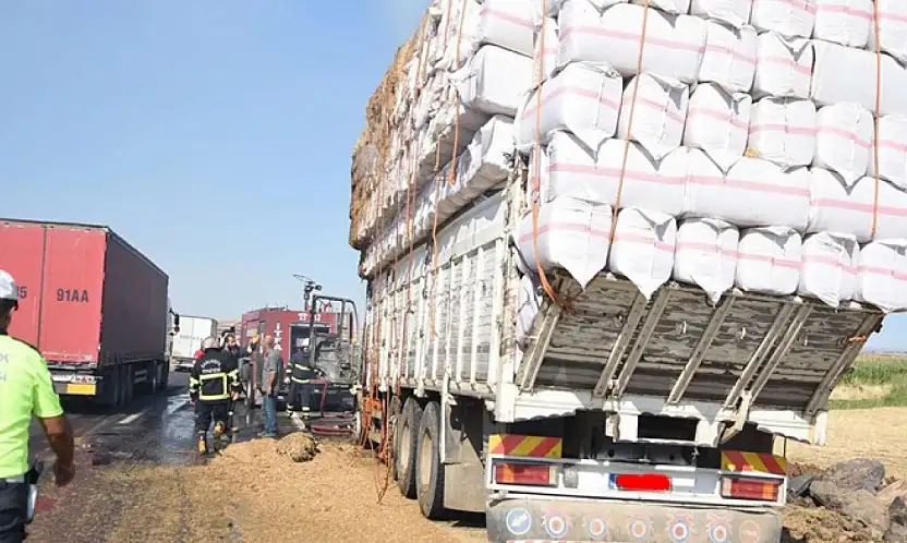 Saman yüklü araçta 11 düzensiz göçmen yakalandı