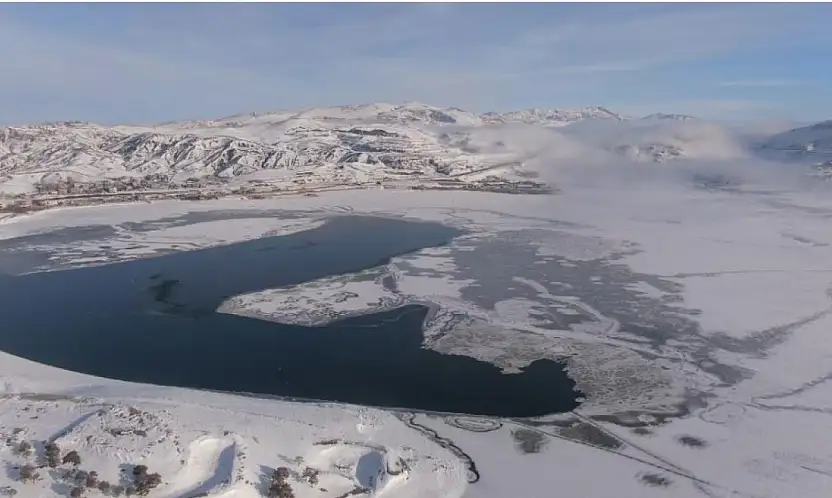 Sıhke Göleti'nin yüzeyi dondu
