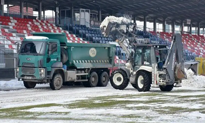 Stattaki kar temizleme yöntemi tartışmalara yol açtı