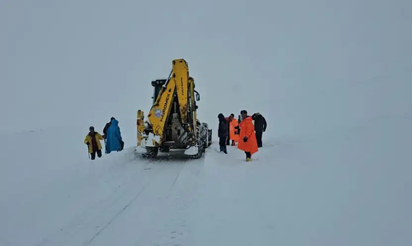Süphan Dağı'nda mahsur kalan dağcılar kurtarıldı