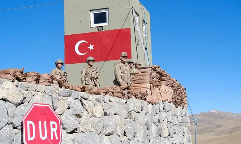 Tuğgeneral Avkıran'dan Başkale Güzeldere Karakolu'na ziyaret