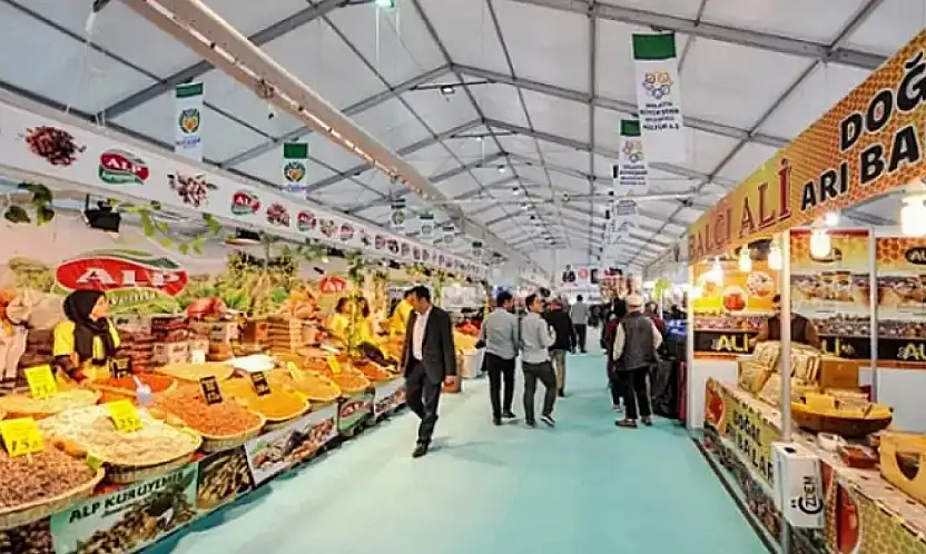 Türkiye'nin yöresel tatları Van'da bir araya geliyor