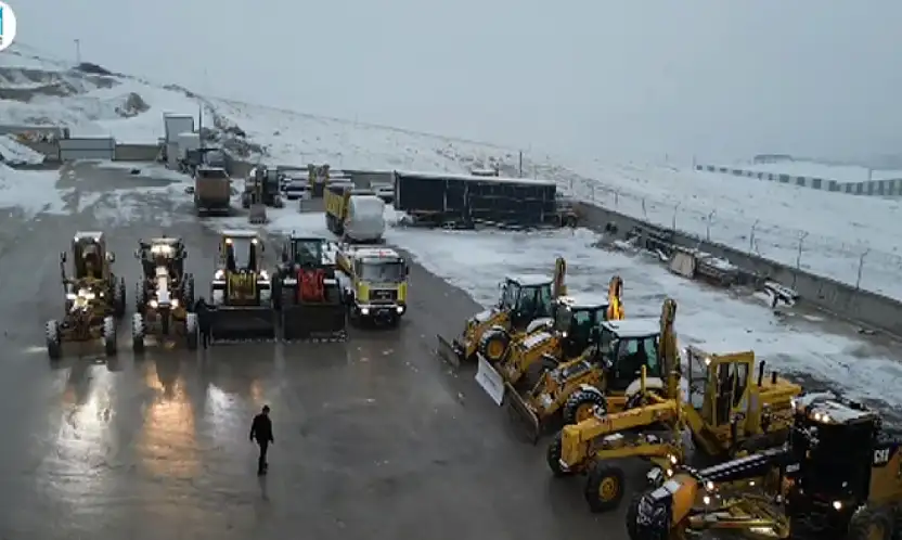 Tuşba Belediyesi karla mücadeleye hazır