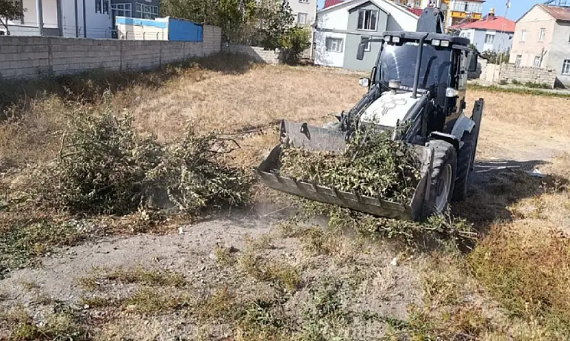 Tuşba'da temizlik çalışmaları sürüyor