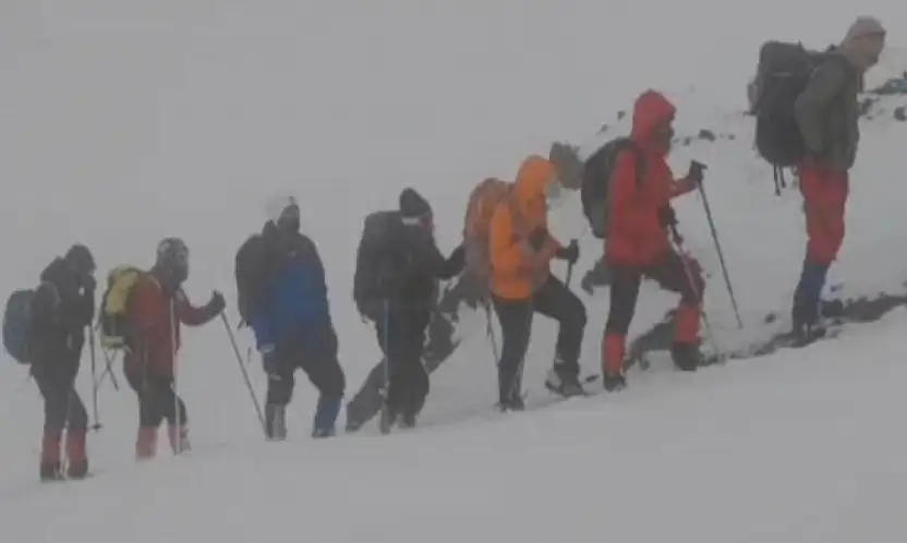 Vadi Doğa Sporları Kulübü ekibi Hayal Dağı'na tırmandı