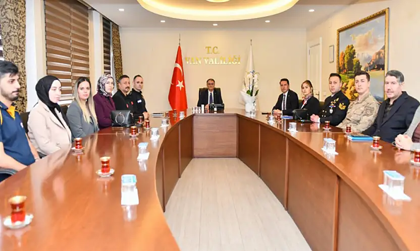 Vali Balcı, 112 Acil Çağrı Merkezi çalışanlarını ağırladı