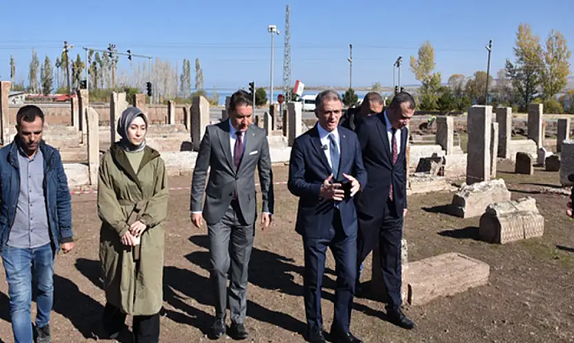 Vali Balcı restorasyon çalışmalarını inceledi