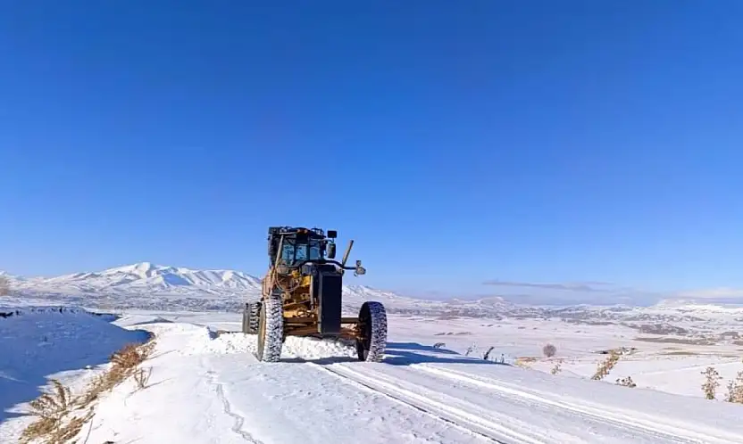 Van-Bahçesaray yolu ulaşıma kapatıldı
