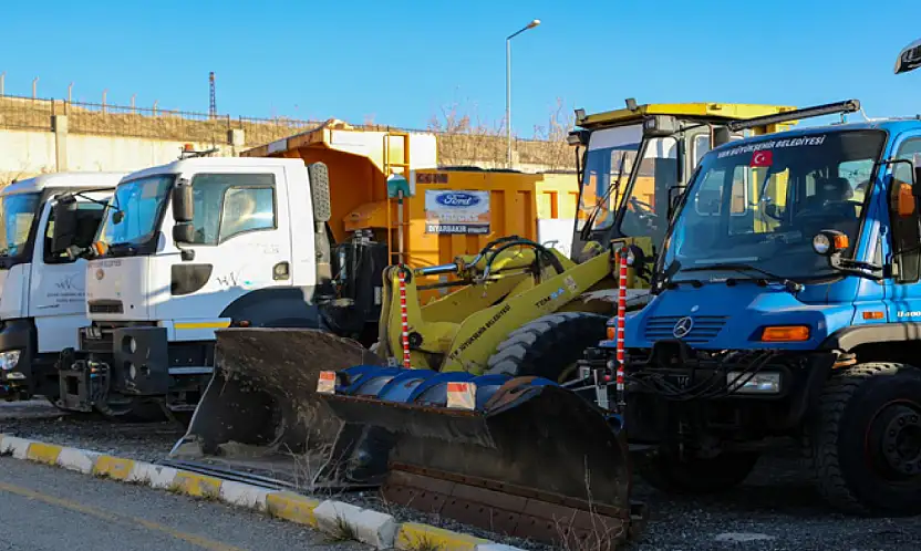 Van Büyükşehir Belediyesi karla mücadelede göreve hazır