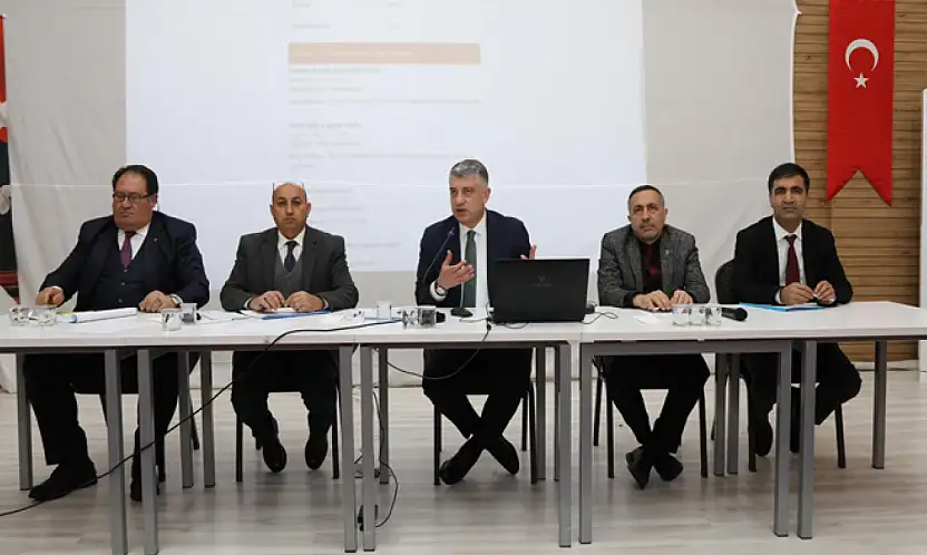 Van Büyükşehir Belediyesi muhtarlarla buluştu