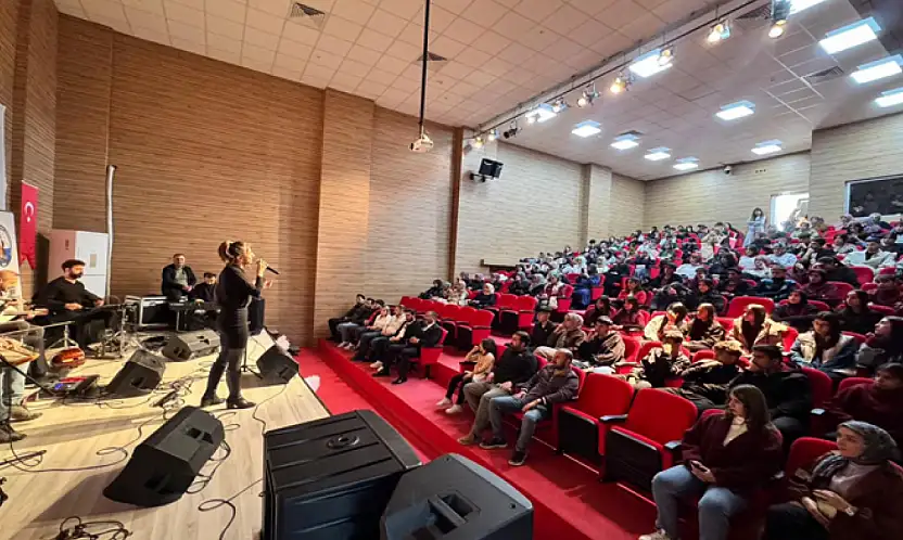Van Büyükşehir konservatuvarı ilçelerde konserlerini sürdürüyor