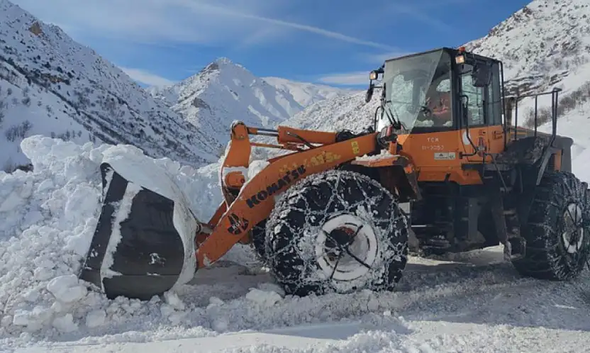 Van-Çatak yolu kontrollü olarak ulaşıma açıldı