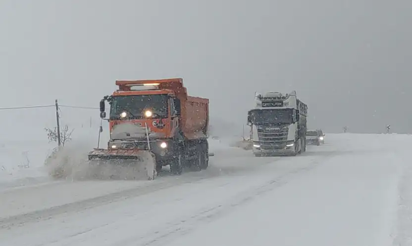 Van'da 266 yerleşim yerinin yolu kapalı