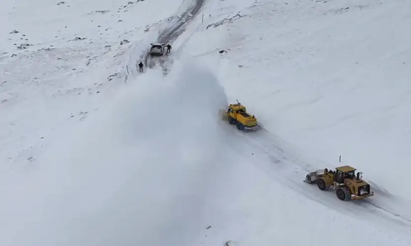 Van'da 53 yerleşim yerinin yolu ulaşıma kapandı
