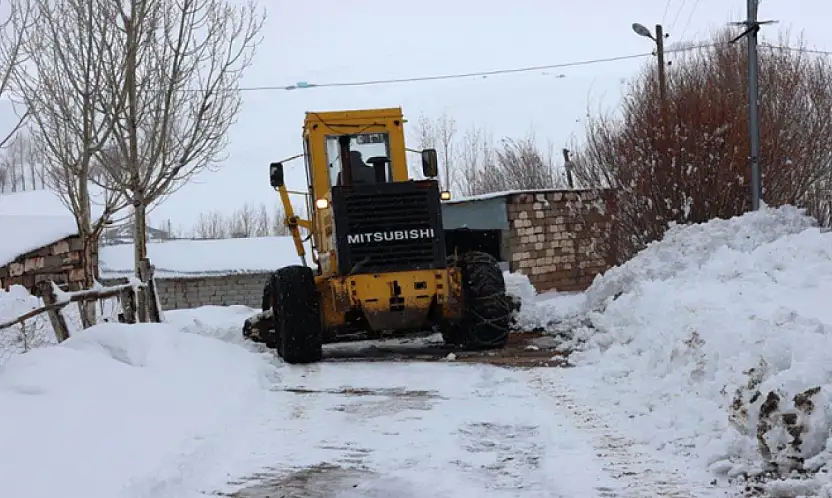 Van'da 76 yerleşim yerinin yolu kapalı