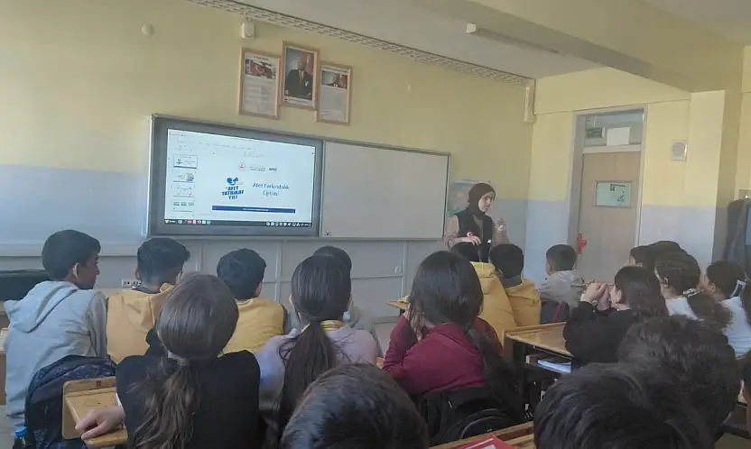 Van'da AFAD ekiplerinden okullarda afet bilinci dersi