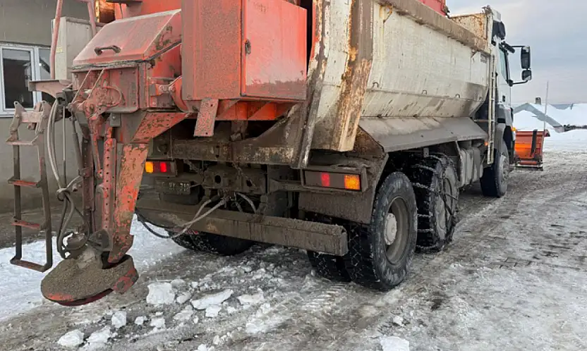 Van'da ana arterlerde tuzlama çalışması