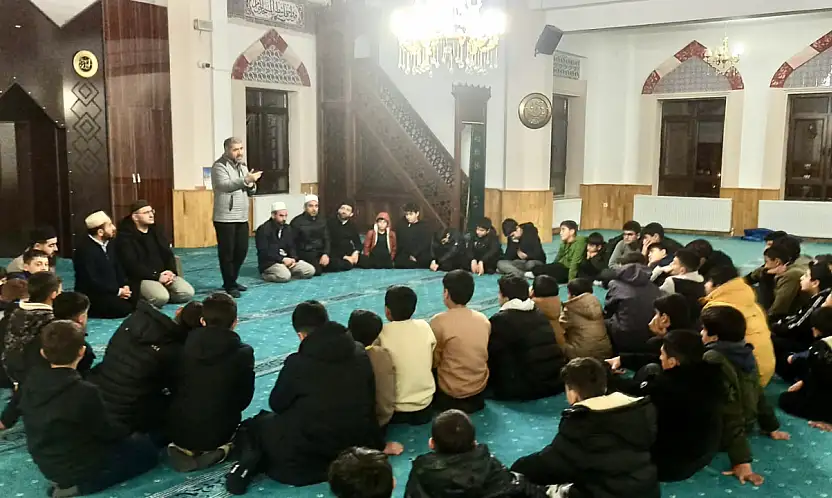 Van'da camii gençlik buluşmaları yapıldı