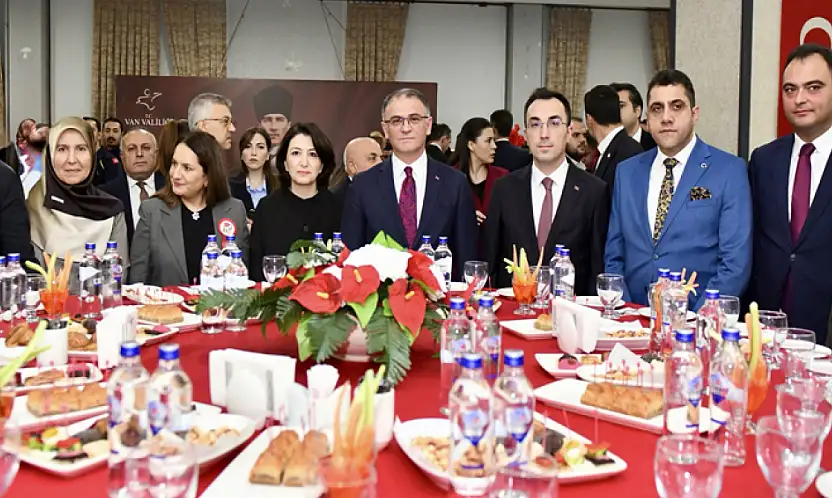 Van'da Cumhuriyet resepsiyonu