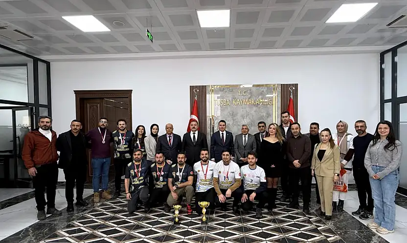 Van'da dereceye giren öğretmenler ödüllendirildi