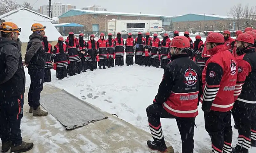 Van'da gönüllü ekip AFAD akreditasyonunu başarıyla aldı