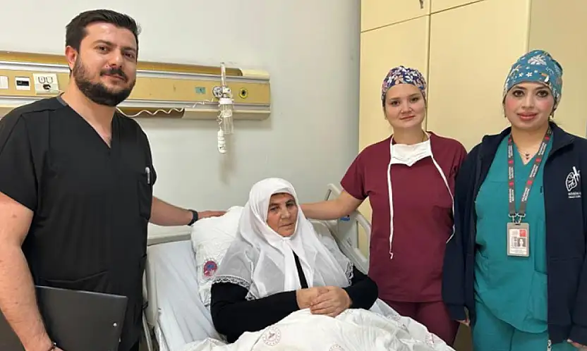 Van'da hastanın göğüs kafesi açılmadan akciğerin yarısı çıkarıldı