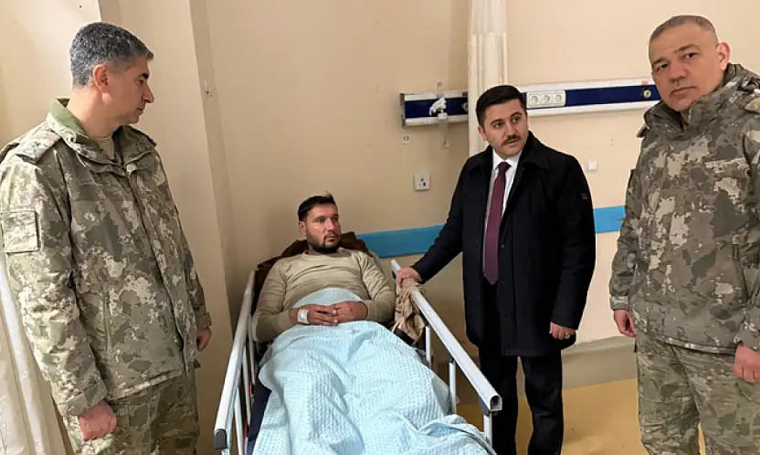 Van'da hudut birlikleri, kar ve tipide İran askerlerini kurtardı