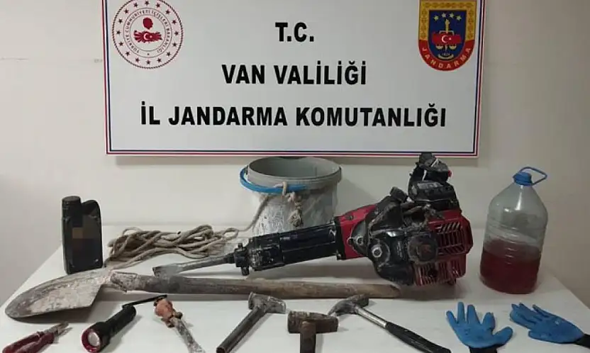 Van'da kaçak kazı yapan 4 kişiye adli işlem yapıldı