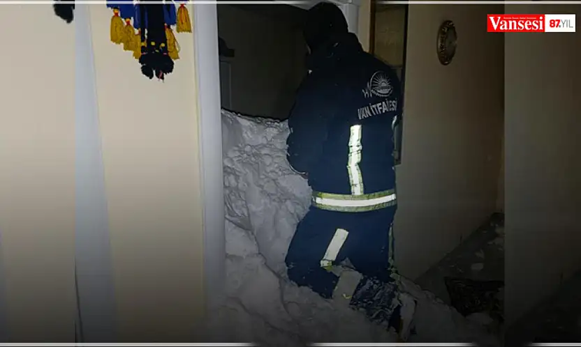 Van'da mahalleye çığ düştü: 1 kişi kayıp, 22 ev boşaltıldı