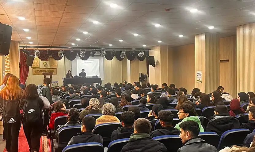 Van'da öğrencilere stigma ve ayrımcılık eğitimi