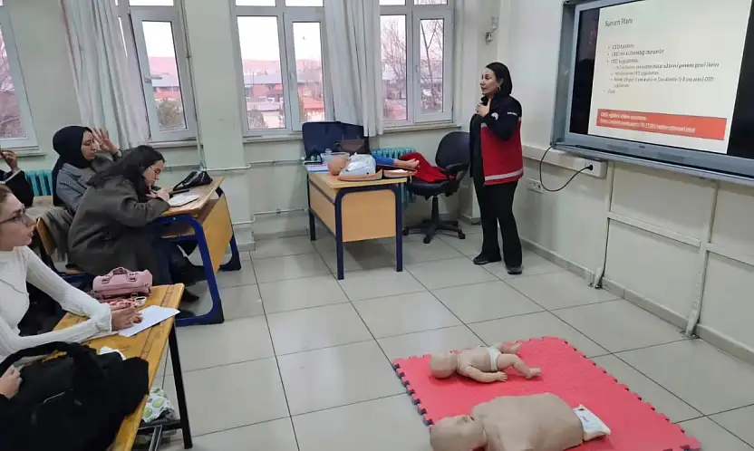 Van'da öğretmenleree ilk yardım eğitimi verildi