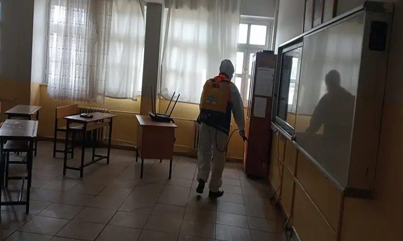 Van'da okullarda ilaçlama çalışması