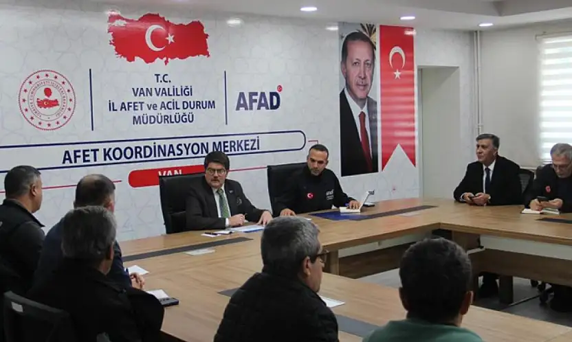 Van'da olumsuz hava şartlarına karşı tedbirler ele alındı