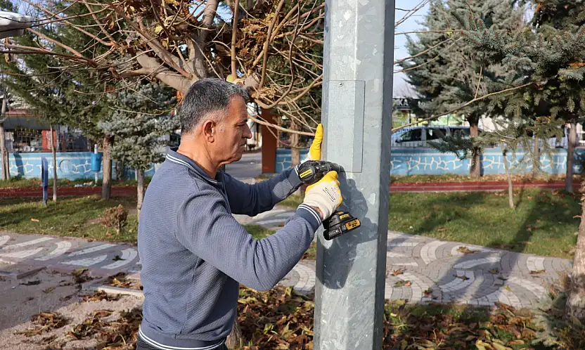Van'da park aydınlatmalarını yeniledi