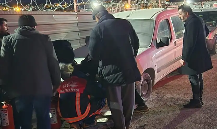 Van'da park halindeki kamyonette yangın