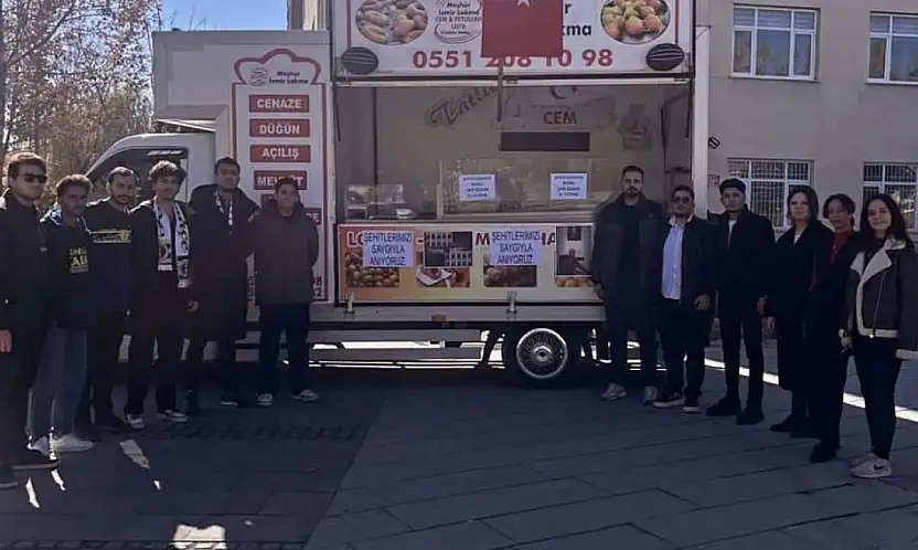 Van'da üniversite öğrencilerinden 20 şehit için anlamlı etkinlik