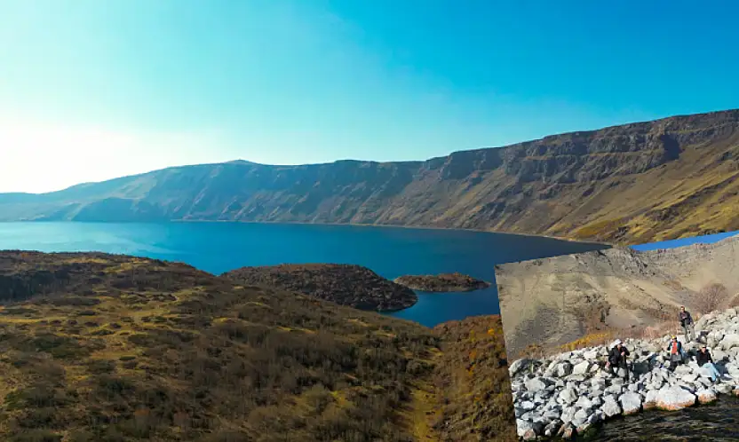 Vanlı fotoğrafçılar Van Gölü Havzası'nı gezerek tanıtıyor