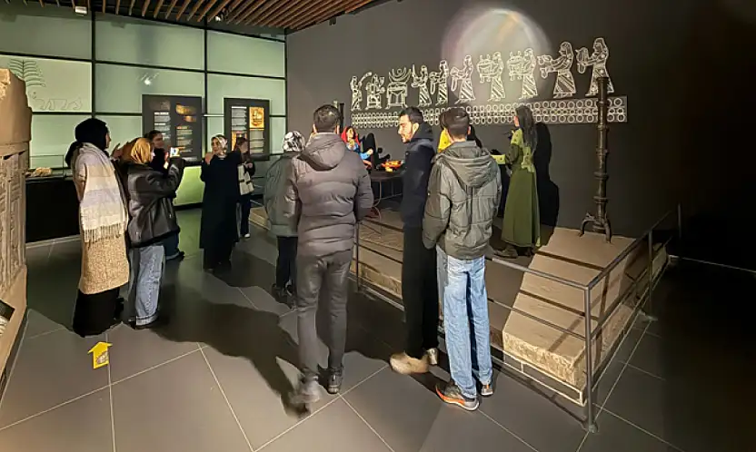 Vanlı öğrenciler müzeyi gezdi