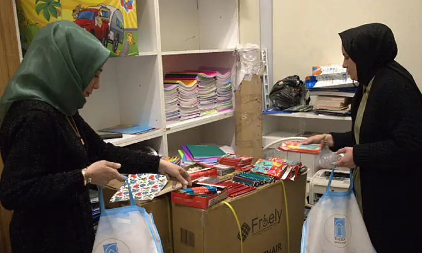 Vanlı öğrencilere kırtasiye malzemesi desteği