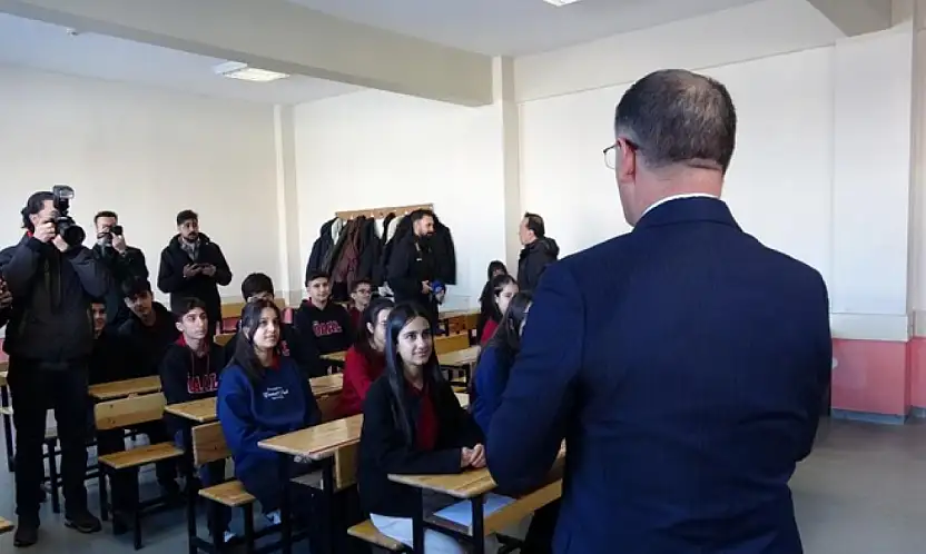 Vanlı öğrencilerin karne heyecanı