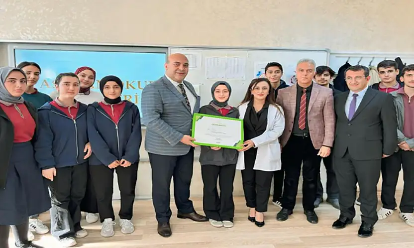 Vanlı öğrencilerin projesi birincilik ödülü aldı